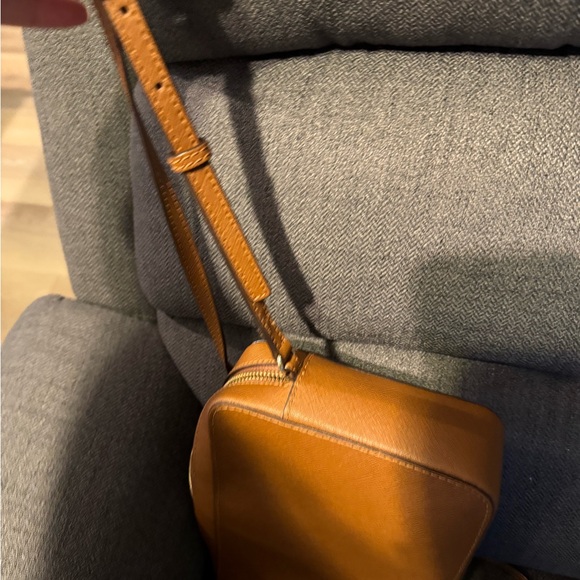 Michael Kors Tan Crossbody Bag - Picture 3 of 8